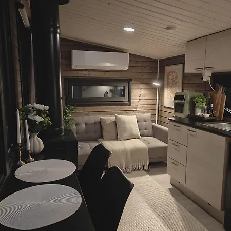 Fell Village 4 With A Mountain View, Fireplace, Sauna, Kitchen Сasa de vacaciones Luosto